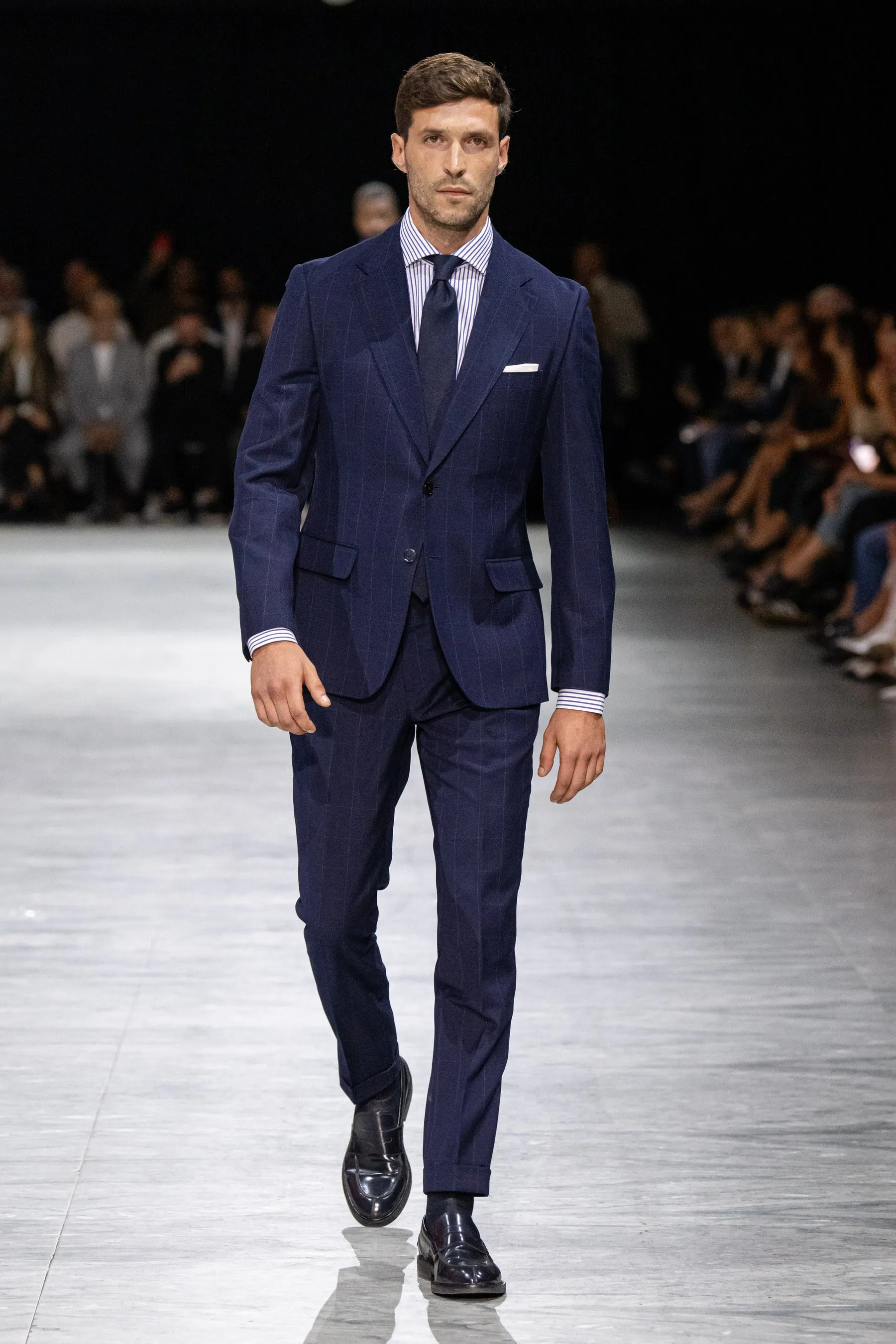 Abito finestrato blu
