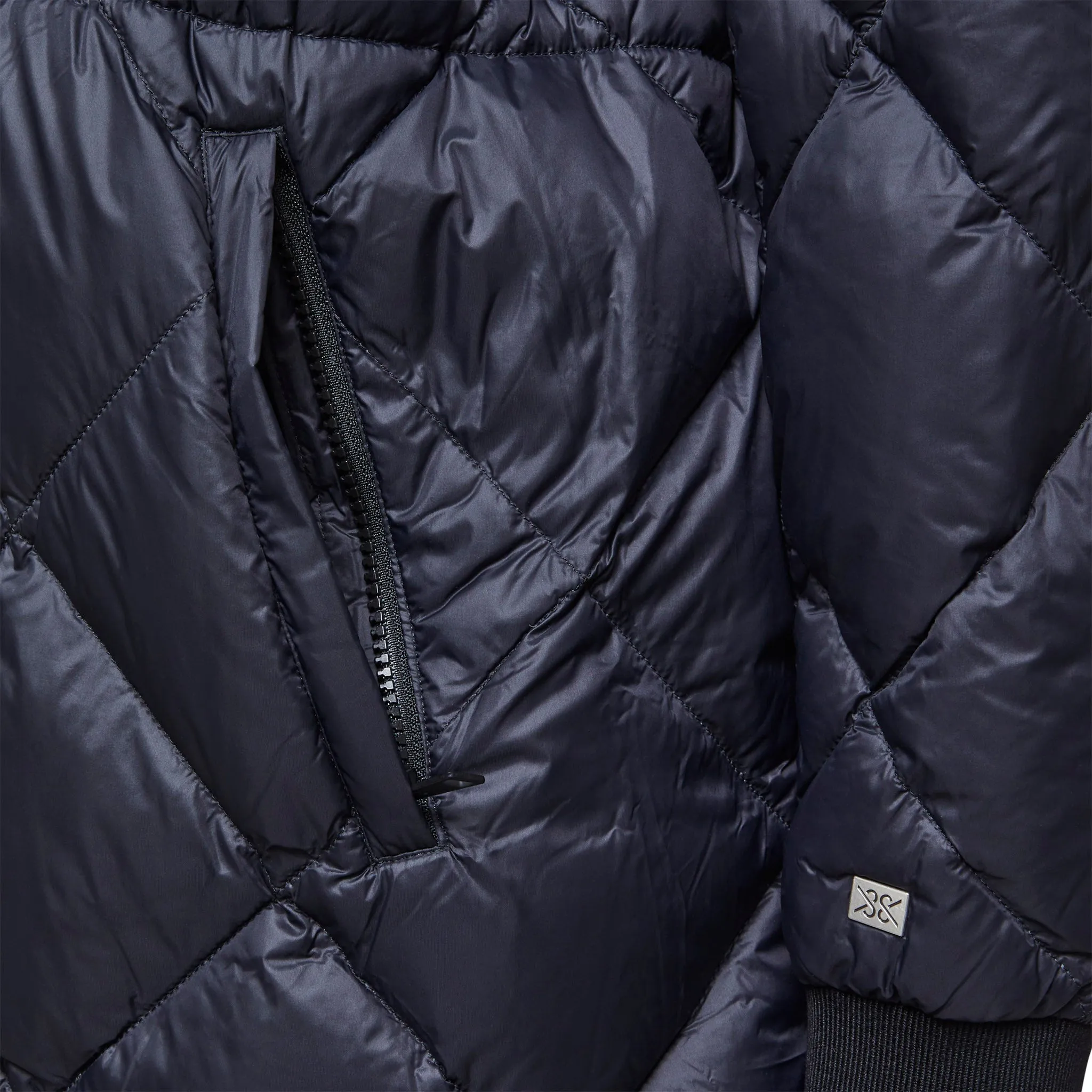 Aime Sustainable Calf-Length Lightweight Down Coat with Hood - Women's|-|Manteau aux mollets en duvet léger durable avec capuchon Aime - Femme