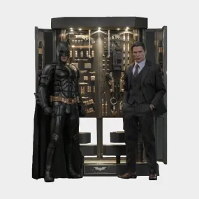 Batman: The Dark Knight: Armory With Bruce Wayne & Batman: 2.0: Hot Toys