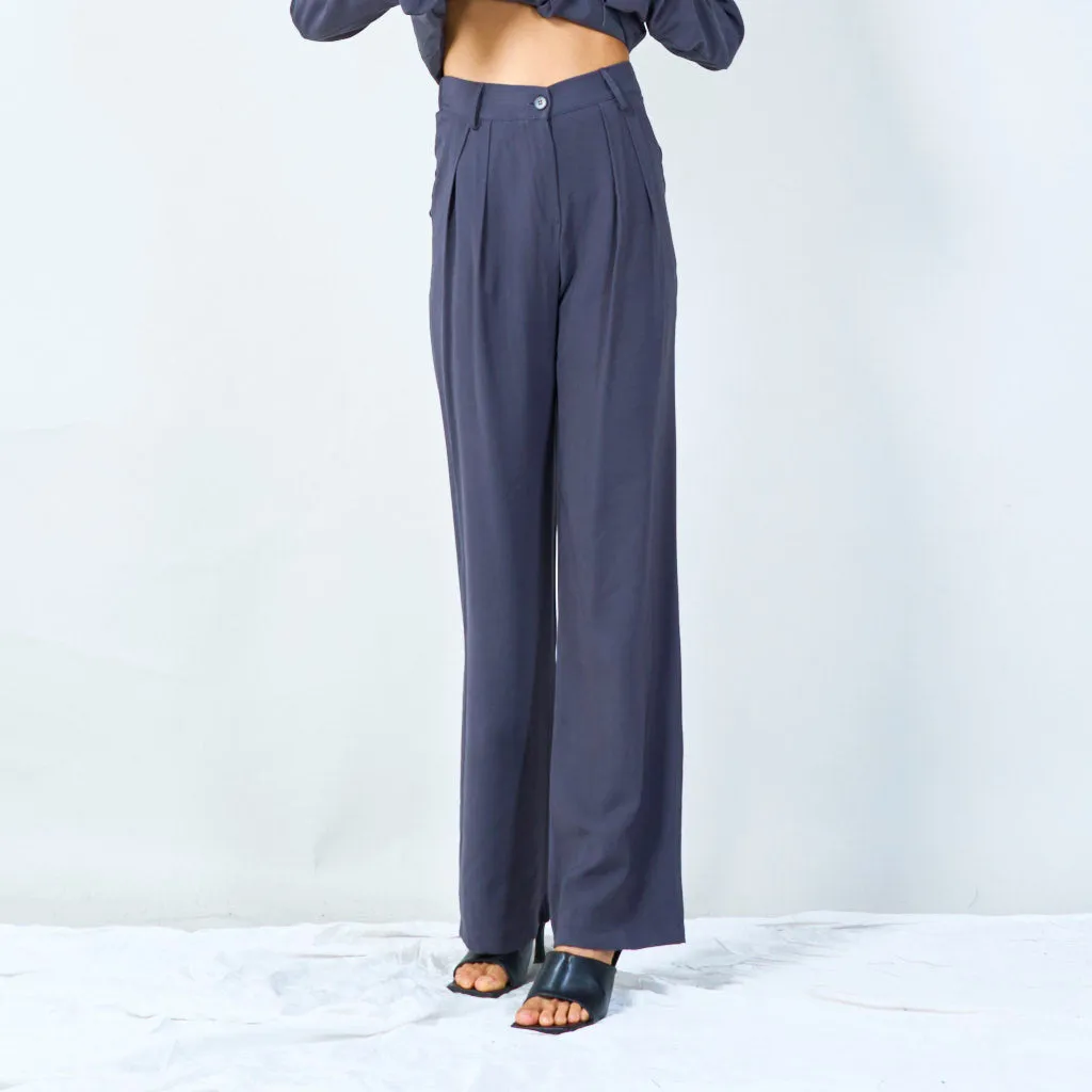 Classic wide-leg trousers with pleats wholesale
