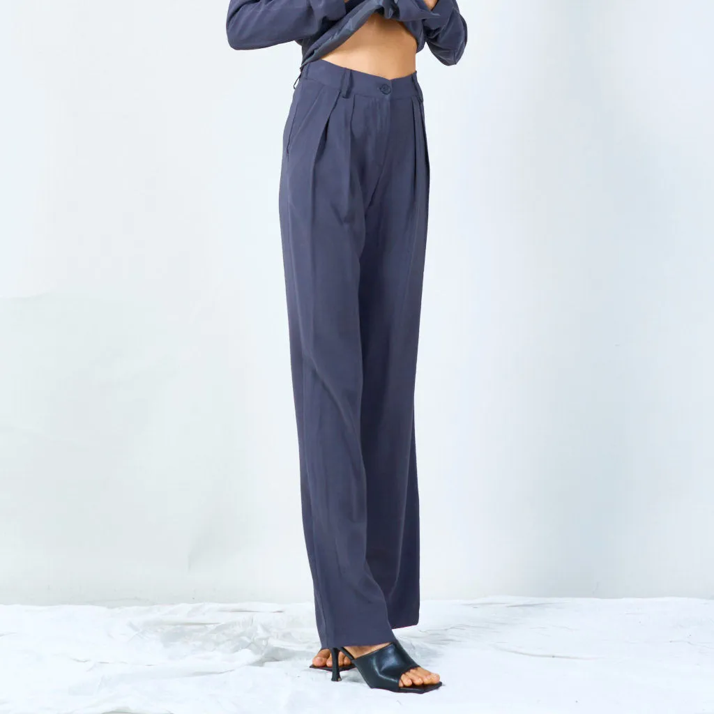 Classic wide-leg trousers with pleats wholesale