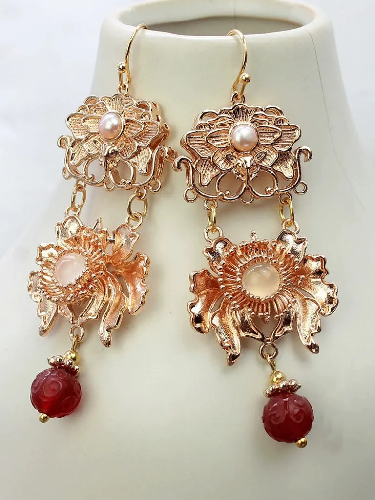Dangle Earrings: Golden Flowers