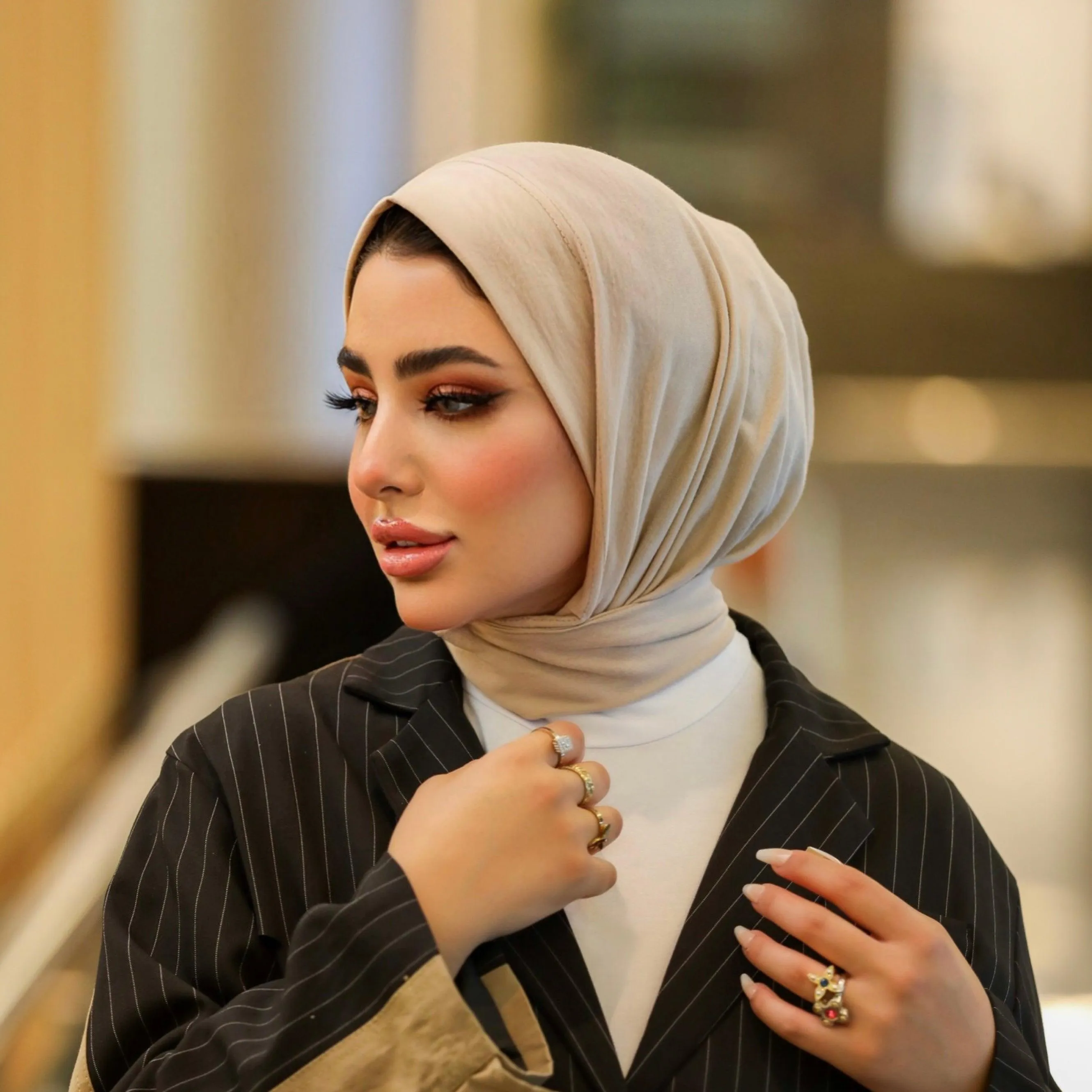 High-neck thick hijab