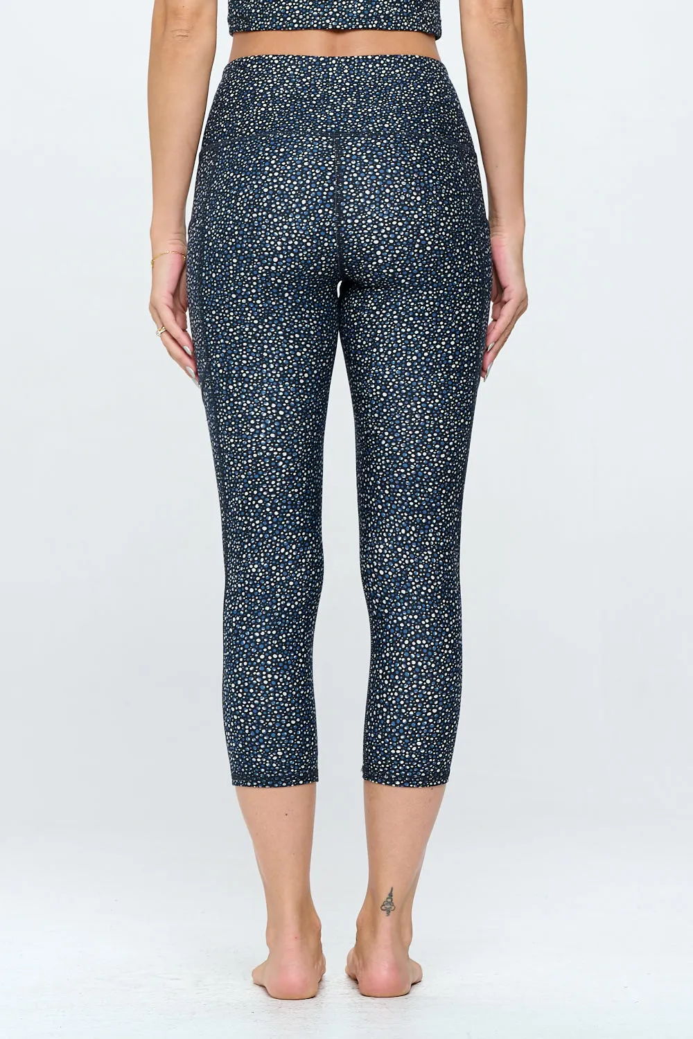 Liz Capri - Navy Cream Secuence w Pockets Capri