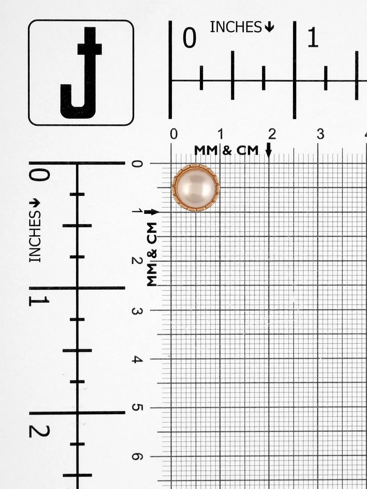 Matte Gold Round Shape with Scalloped Edges Pearl Button