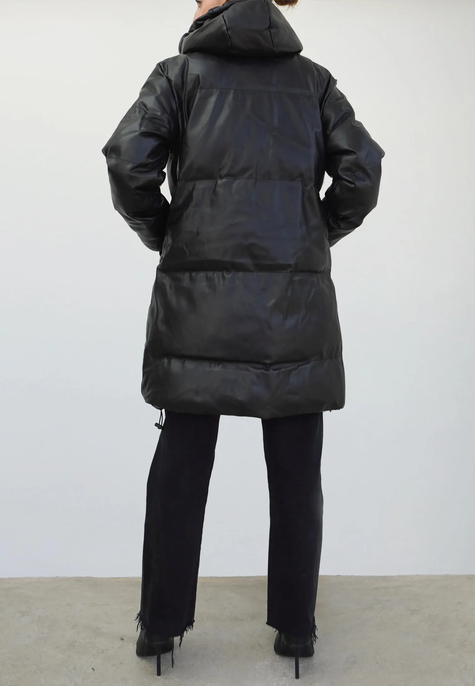 MAXIMUM COAT BLACK