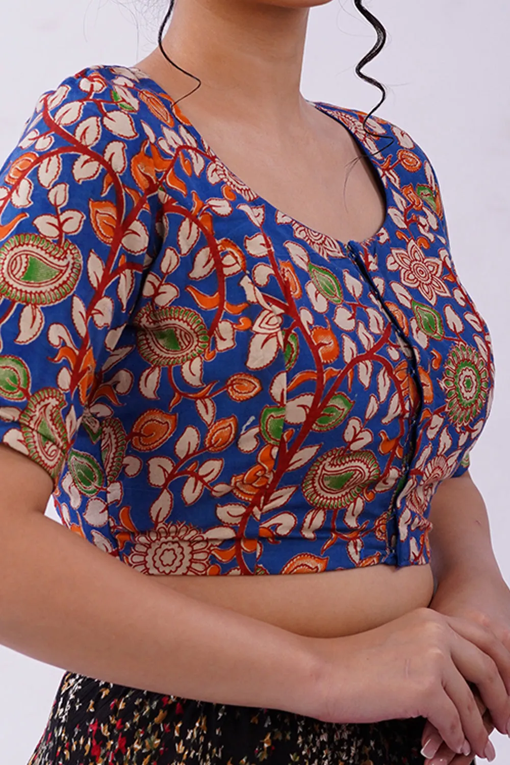Naidu Hall Round Neck Elbow Sleeve Women's Handloom Cotton Saree Printed1 Front Open Blouse - Blue